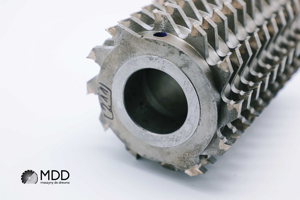 A211. Głowica stalowa 125x180x50 jeżowa