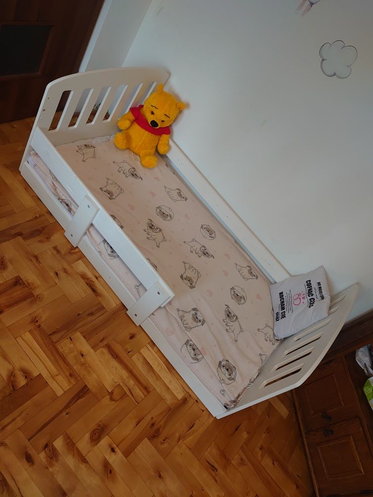 Łóżko dla dziecka plus materac