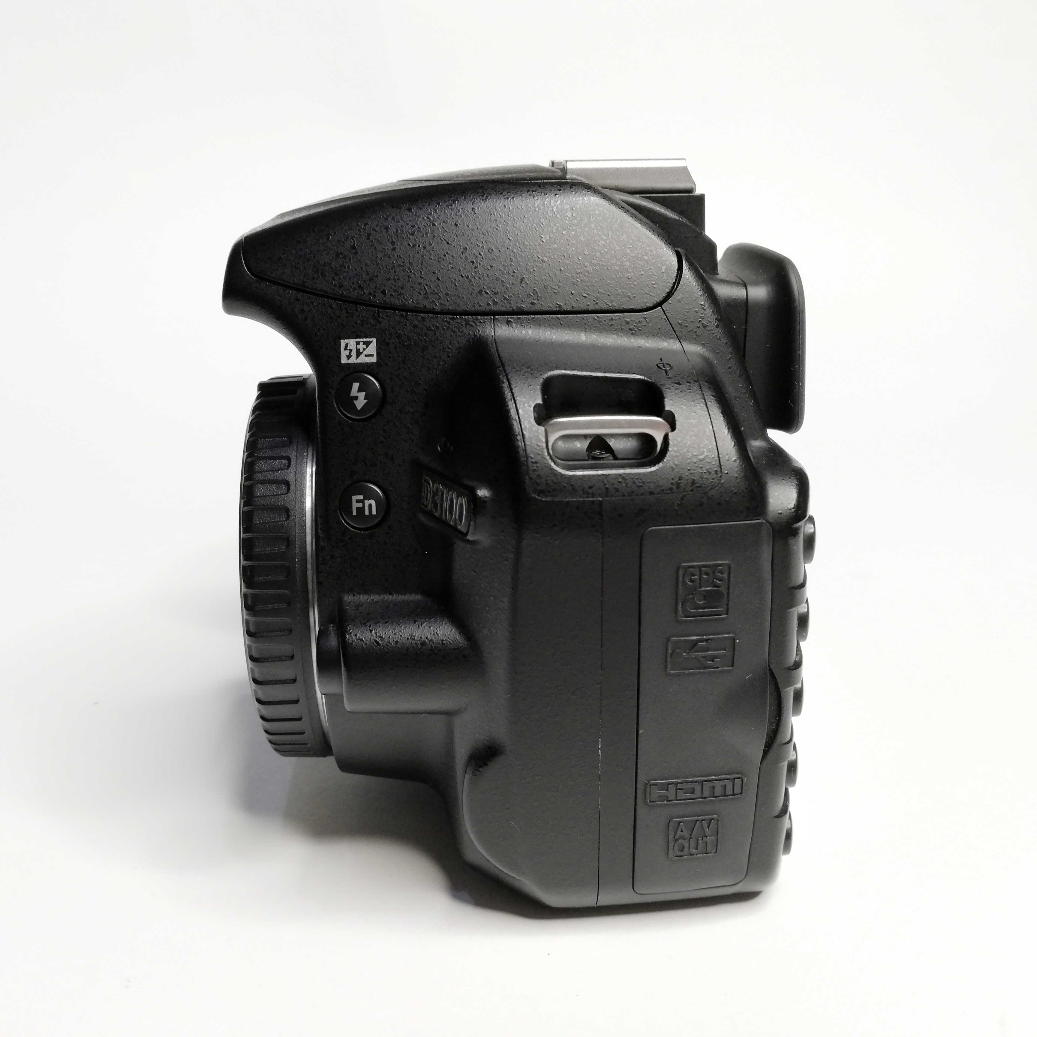 Nikon D3100+18-55 VR, у объектива сломан хобот, но все работает