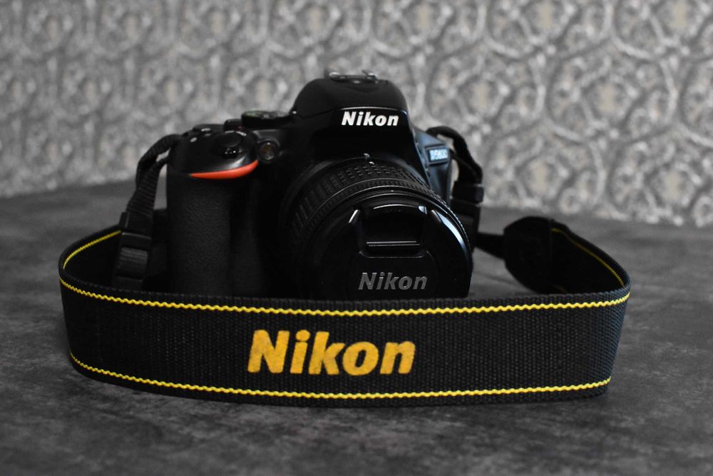 Фотоапарат Nikon d5600 з Nikon 18-55mm f/3.5-5.6 G AF-P DX