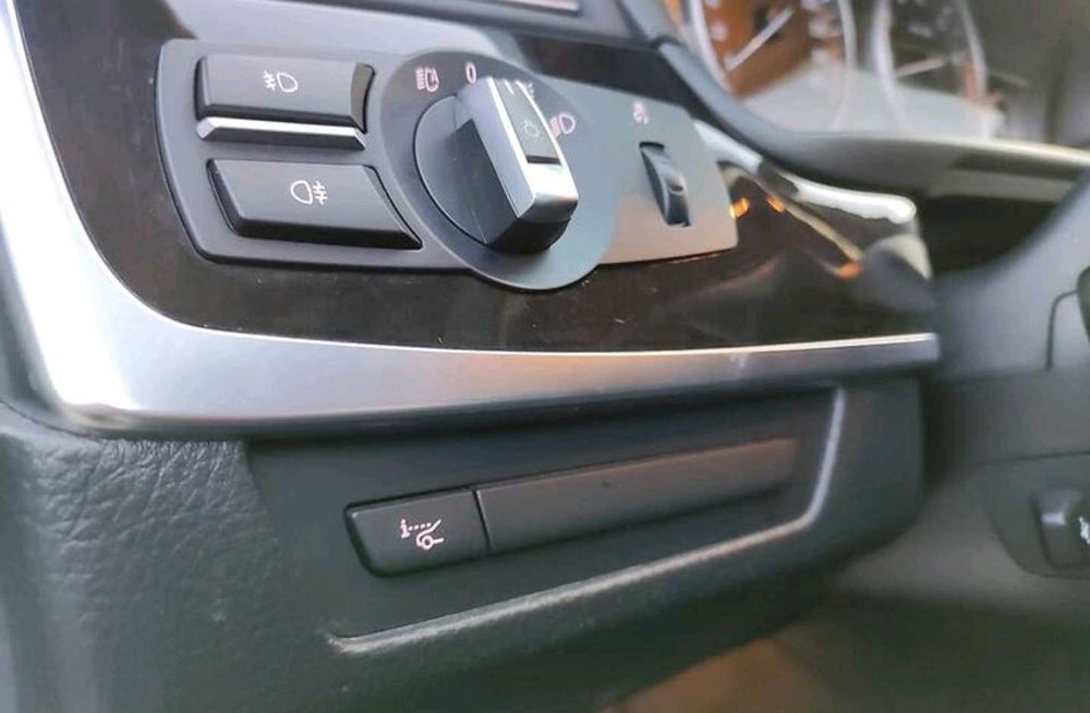 Bmw 528i f10 2011год