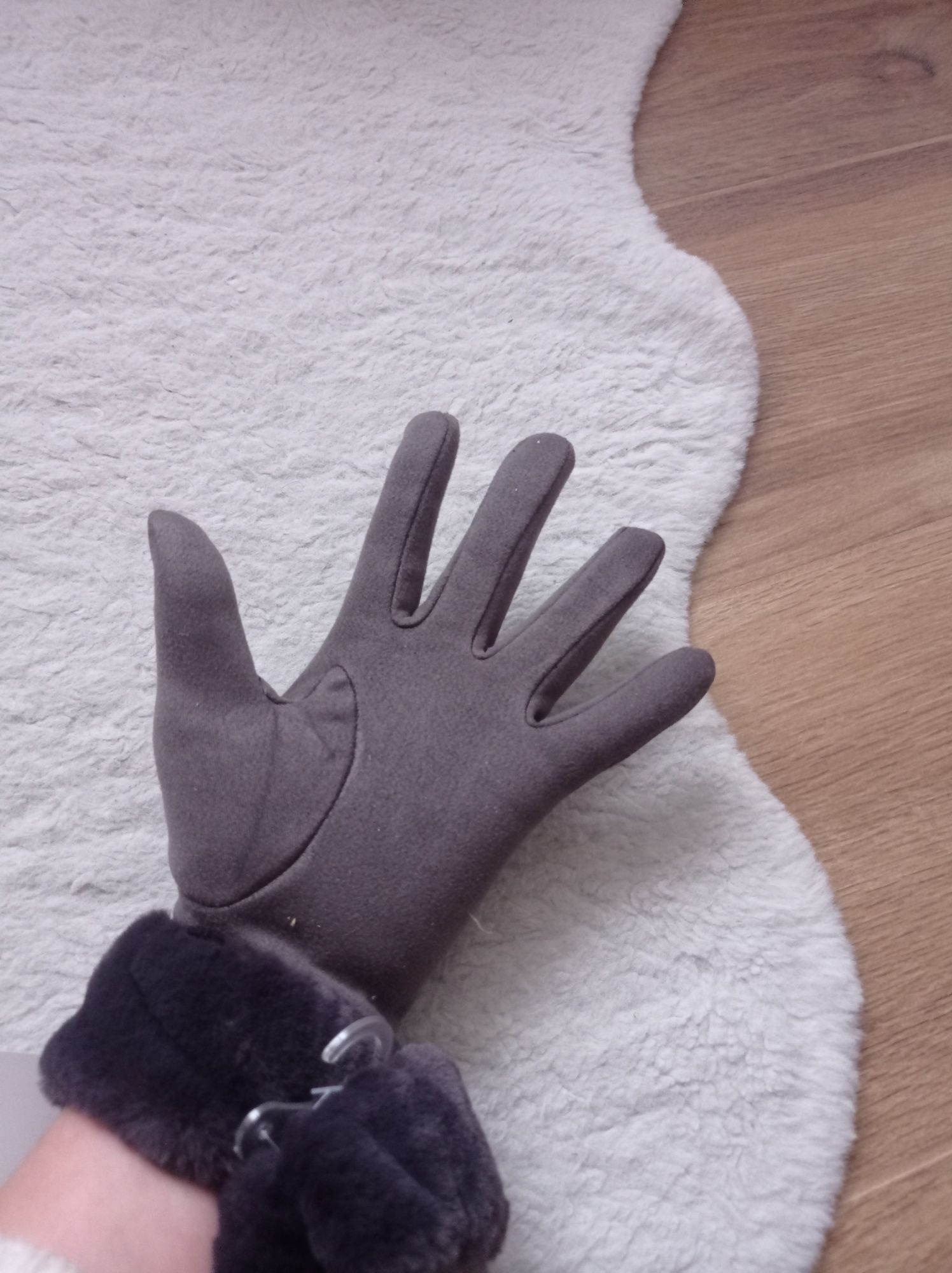 Rękawiczki szare z kożuszkiem Sinsay