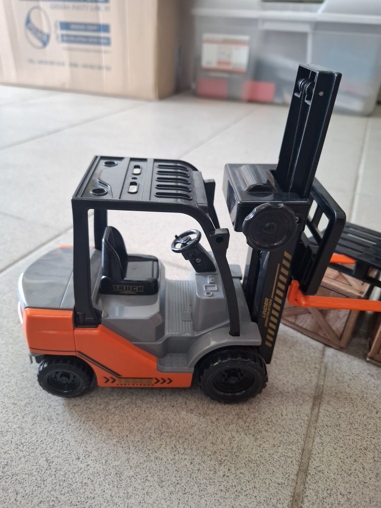 Wózek widłowy auto samochód