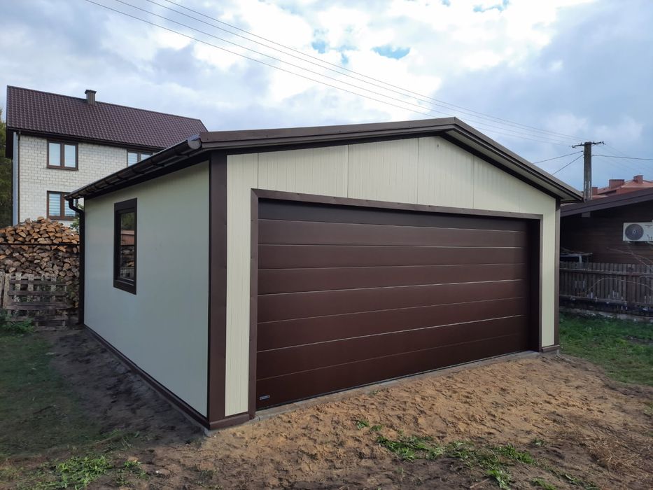 Garaż z płyty warstwowej, dwuspadowy, 35m², CAŁA POLSKA