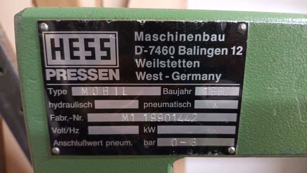 Prasa do doklejek i obrzeży do kantów Hess Mobil pneumatyczna