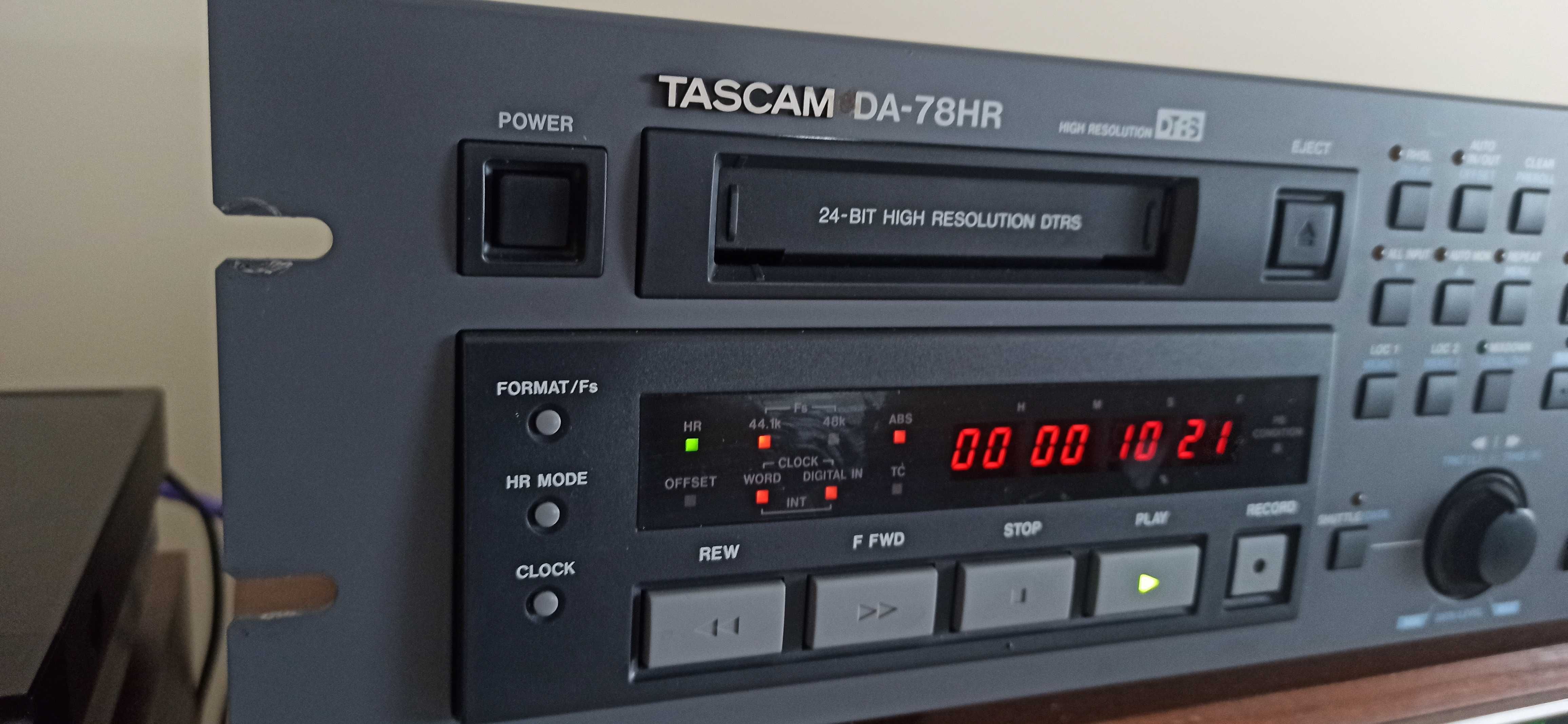 Magnetofon DAT TASCAM DA-78HR dtrs