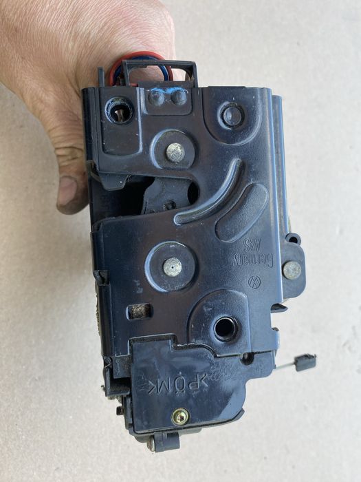 VW golf 4 Leon 1 zamek lewy przod Uk 8 pinow