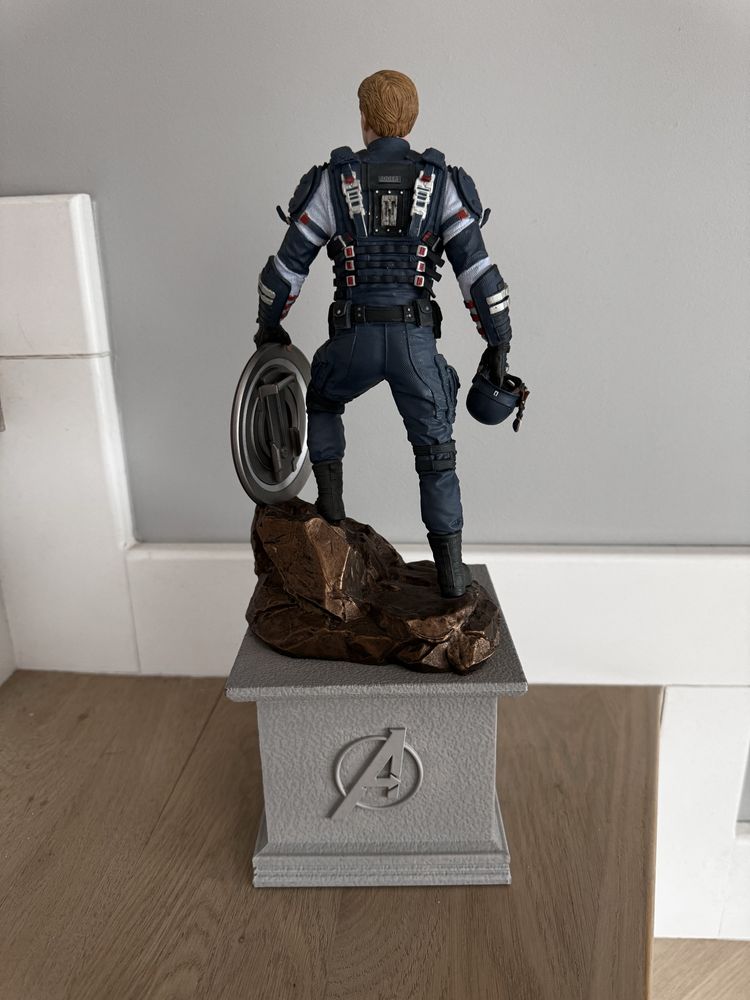 Figurka Kapitan Ameryka z gry Avengers