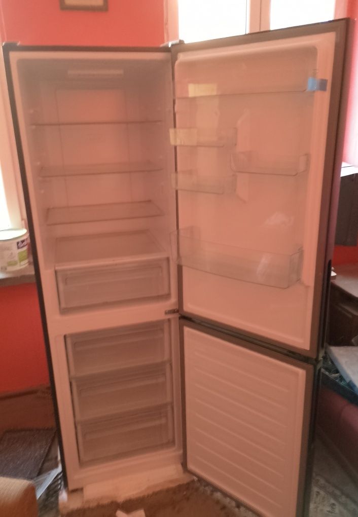 Lodówka Candy Fresco CCE4T618EB