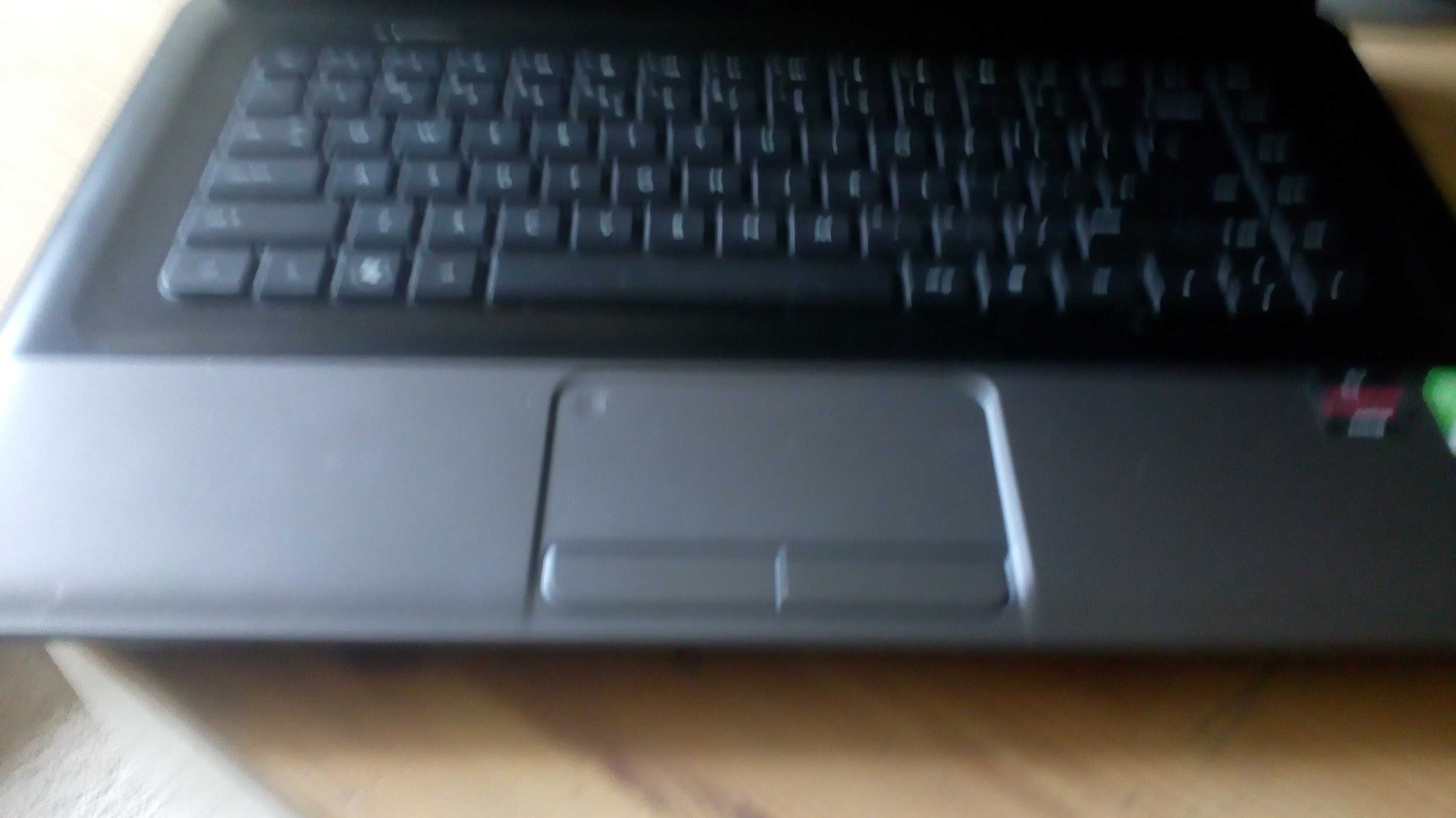 Firmowy laptop 16:9