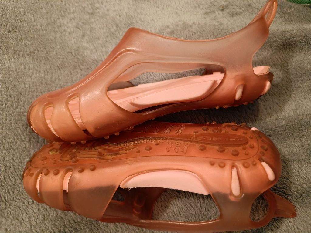 Buty na wodę, basen Dechatlon rozm. 24