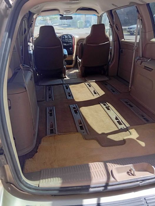 CHRYSLER TOWN COUNTRY. 2002 г.3.3 бензин + газ (BRC).