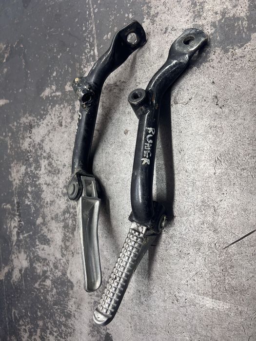 Підніжки пасажира Gilera runner