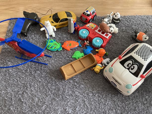 Carros e brinquedos