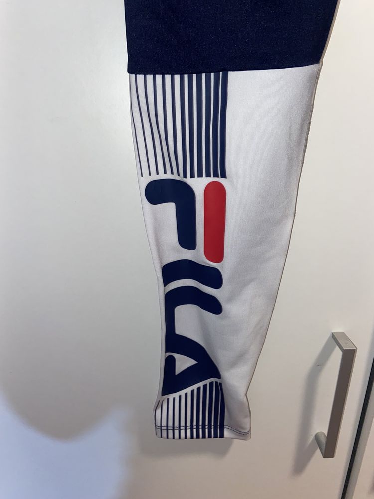 granatowe legginsy fila