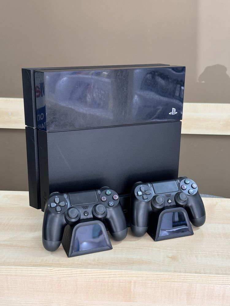 PS4 500 Gb Black + 2 джойстика + док станция, Play Station