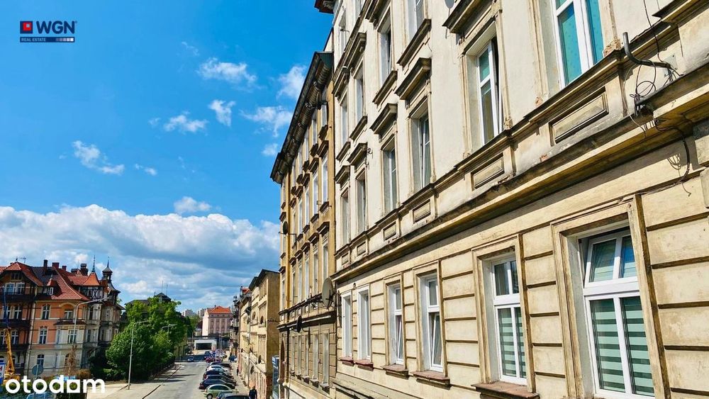 Na sprzedaż dwupokojowe mieszkanie w kamienicy na parterze w Kłodzku.