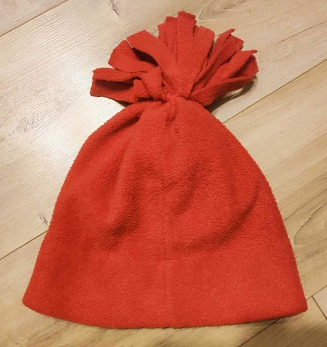 Czapka zimowa z polaru w kolorze czerwonym z pomponem z logo WOŚP