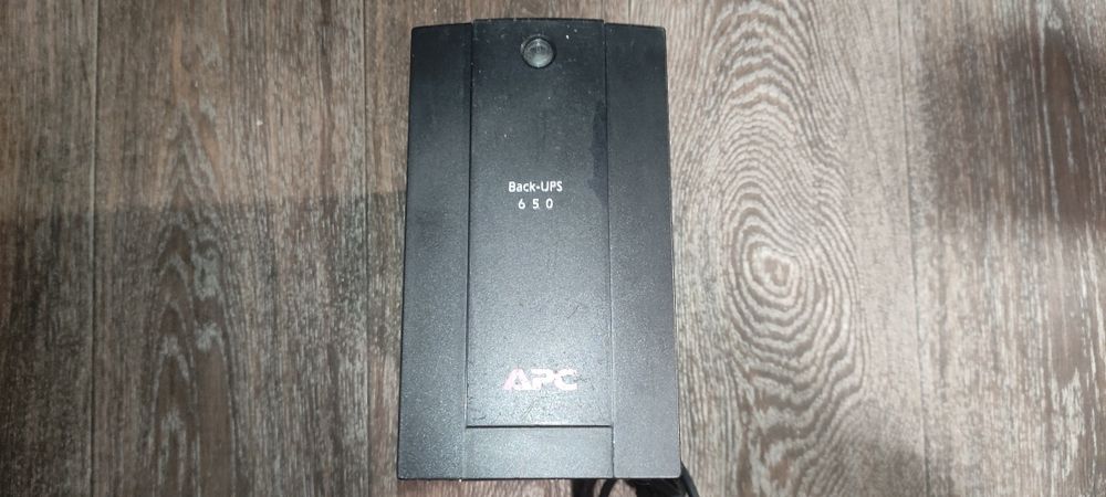 Продам НЕ рабочий ИБП APC BX650CI-RS!