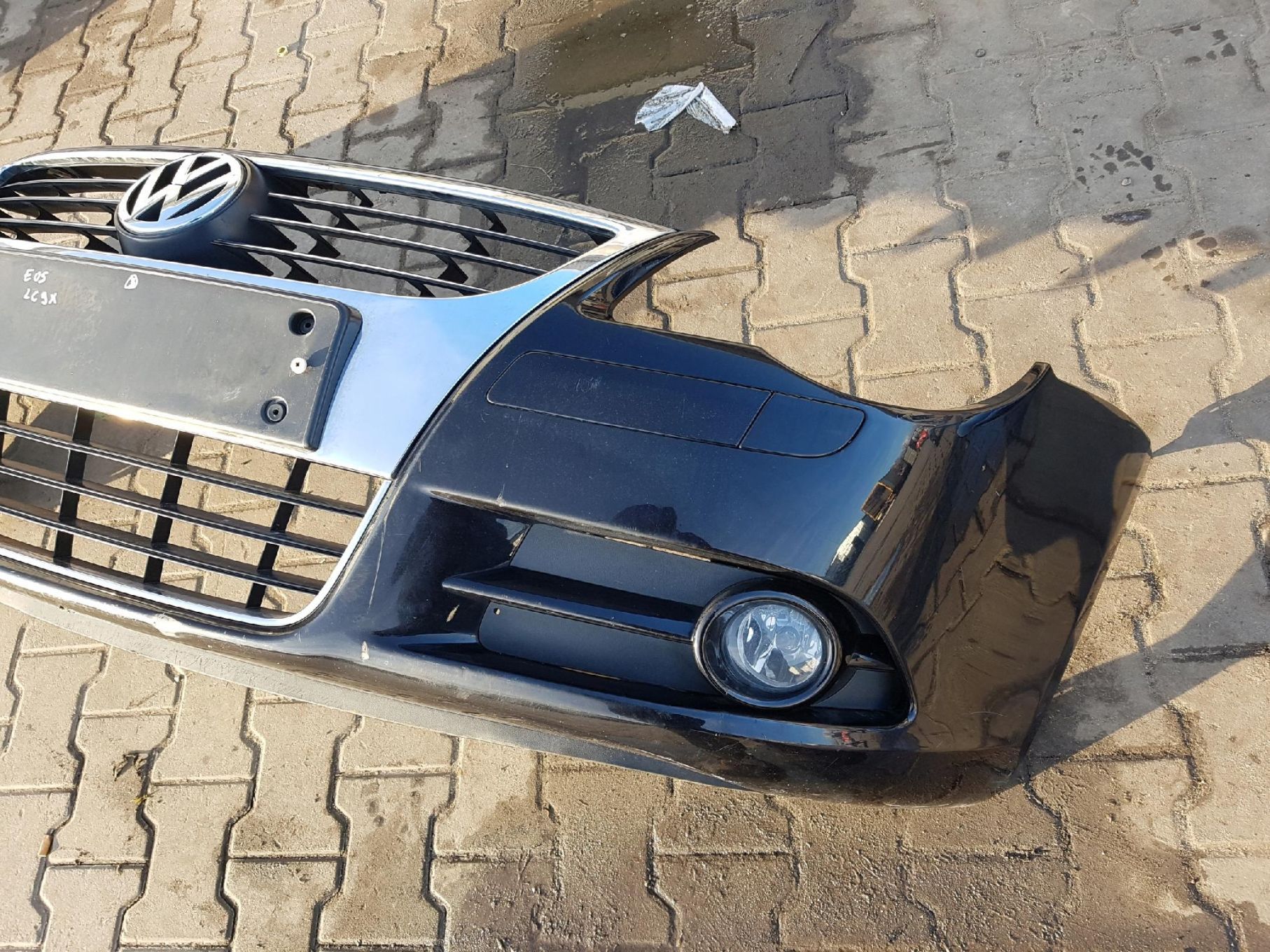 VW EOS 06-10r ZDERZAK PRZÓD SPRYSKI XENON LC9X