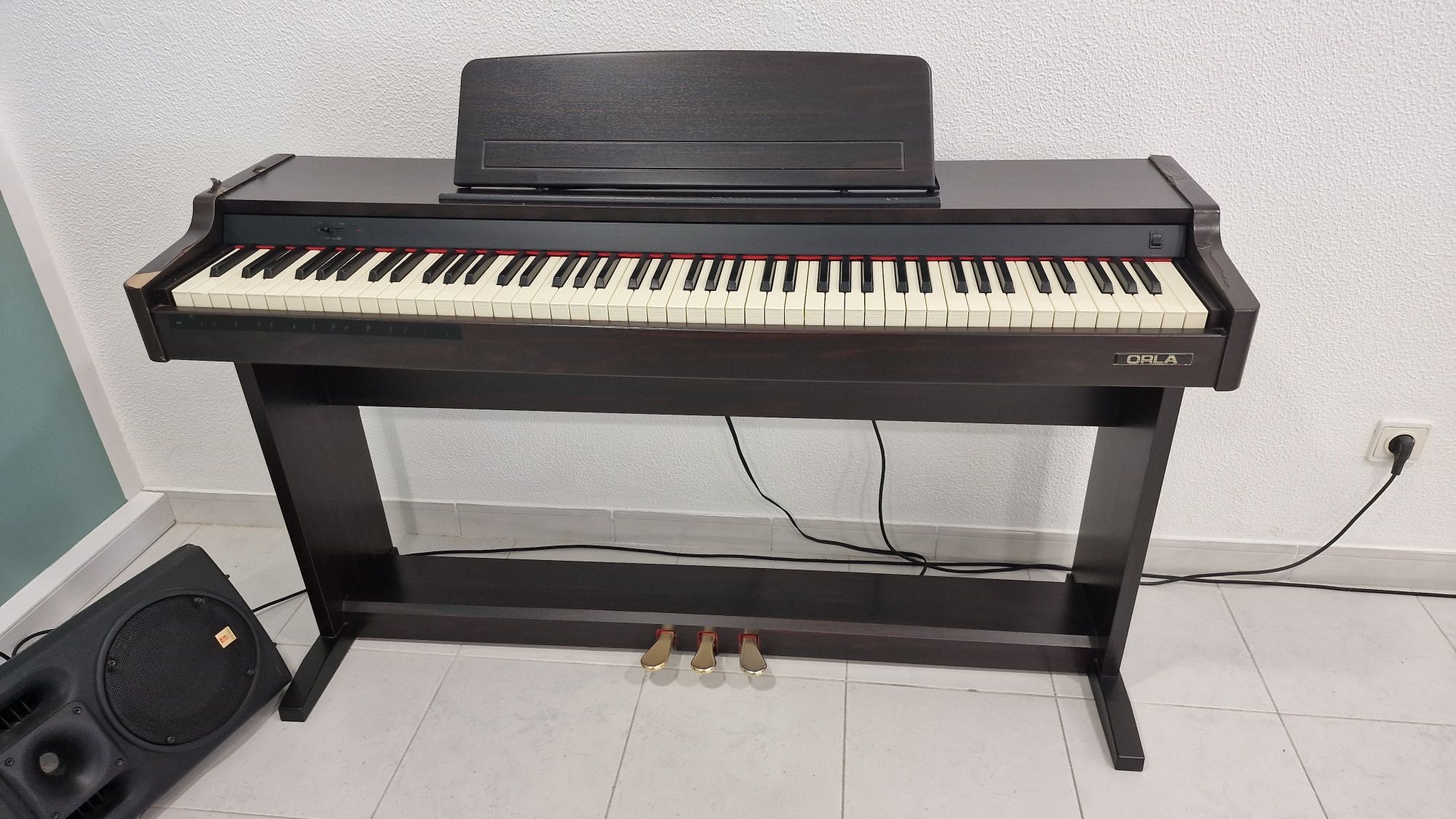 Vendo Piano "Orla" 3 pedais usado