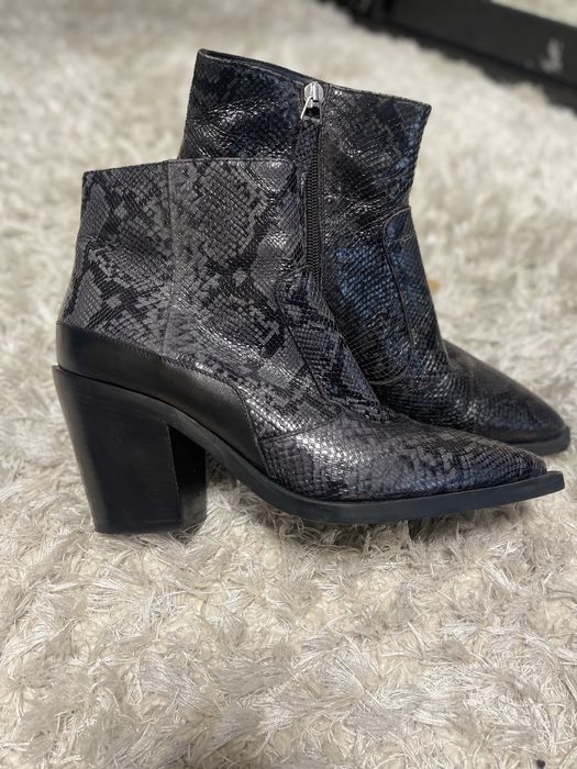 Козаки кожаные Marc Cain