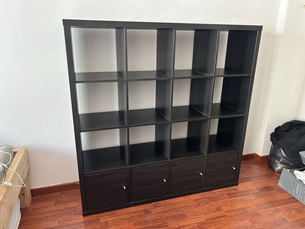Estante IKEA KALLAX 4×4 com 4 portas – Ajuda, Lisboa