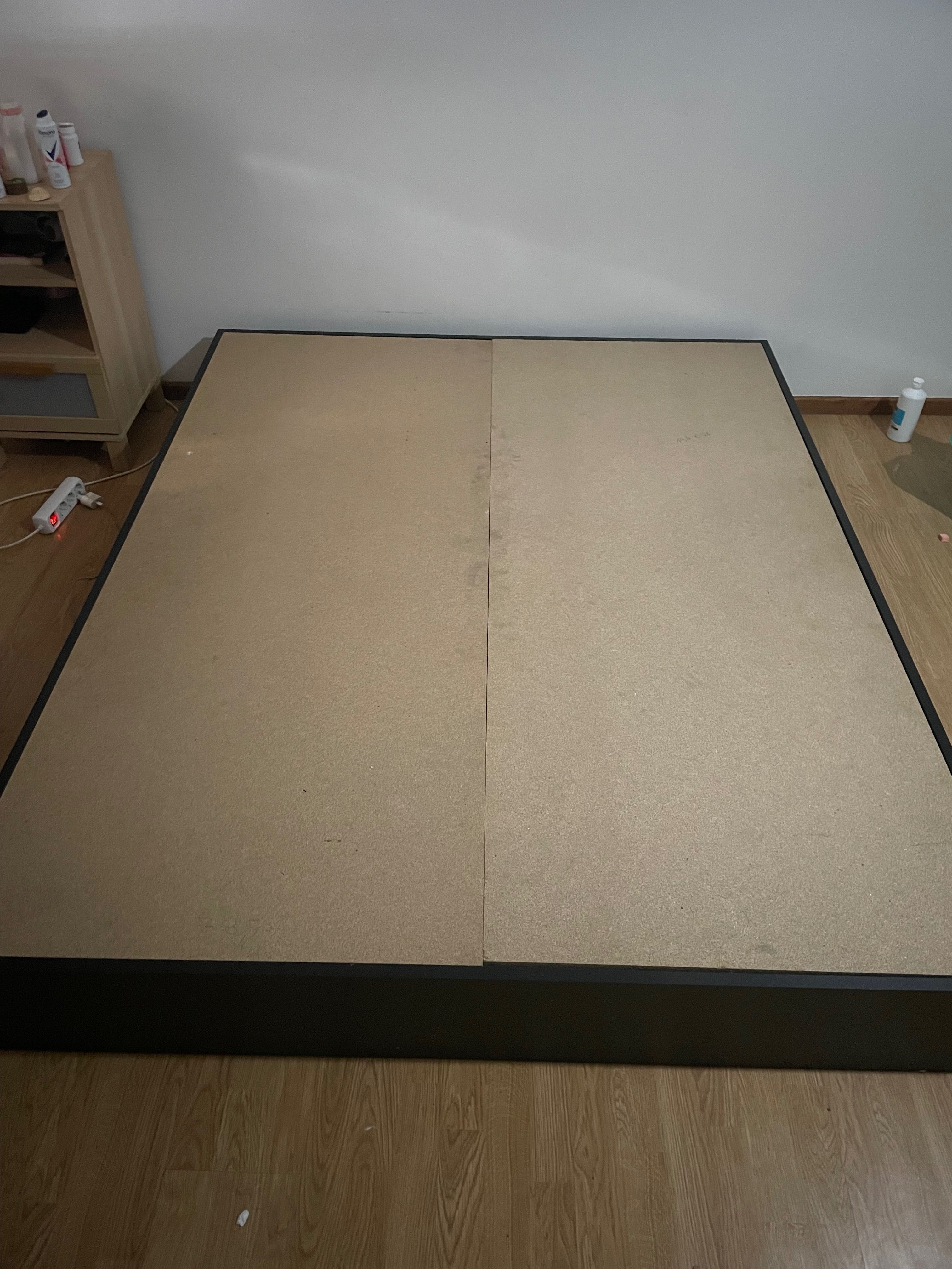 Cama  com colchão