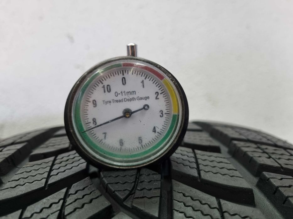 245/40/19 98V 275/35/19 100V Goodyear Ultra Grip Preformance KOMPLET