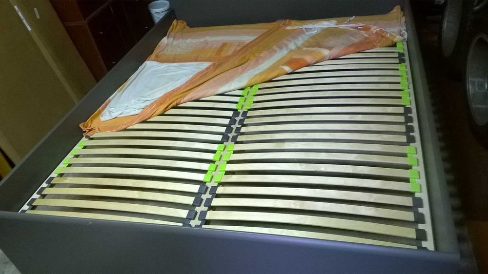 Łóżko podwójne ze stelażem 160/2000