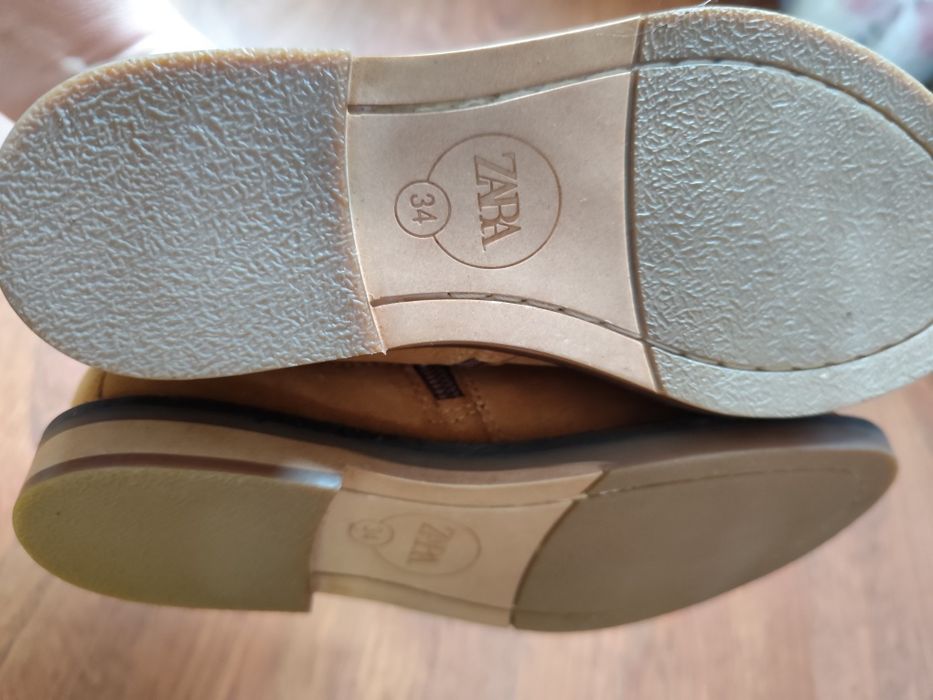 Botas novas em pele tamanho 34 Zara menino