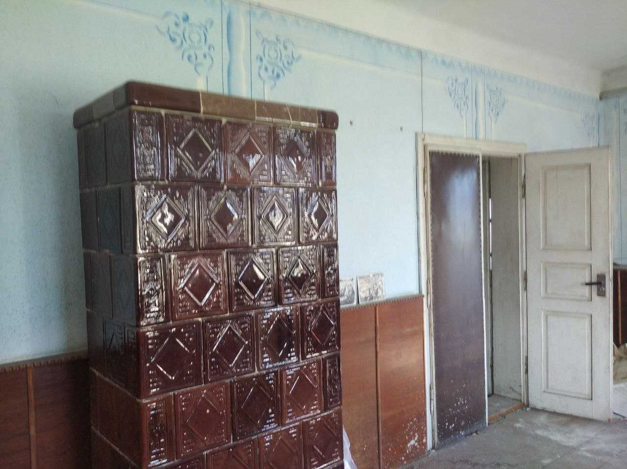 Продається будівля для комерційної та соціальної діяльності.