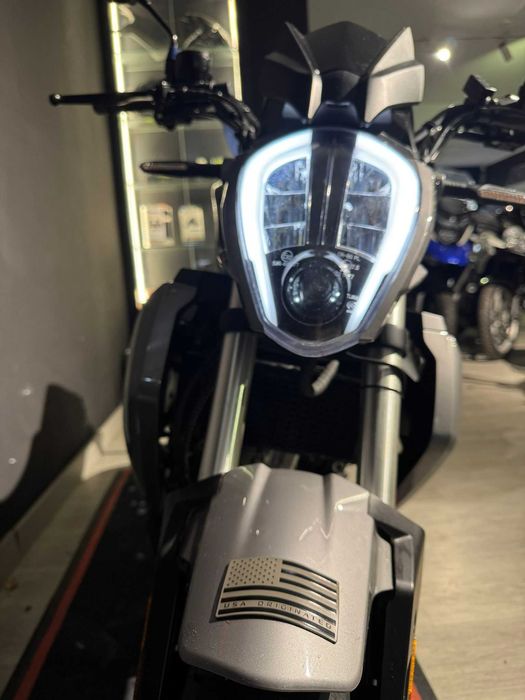 UM XTREET RS125 de 2022 com 2502 KMS