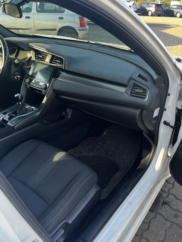 Vendo HONDA CIVIC 1.0 i-VTEC 2019 Elegance Navi