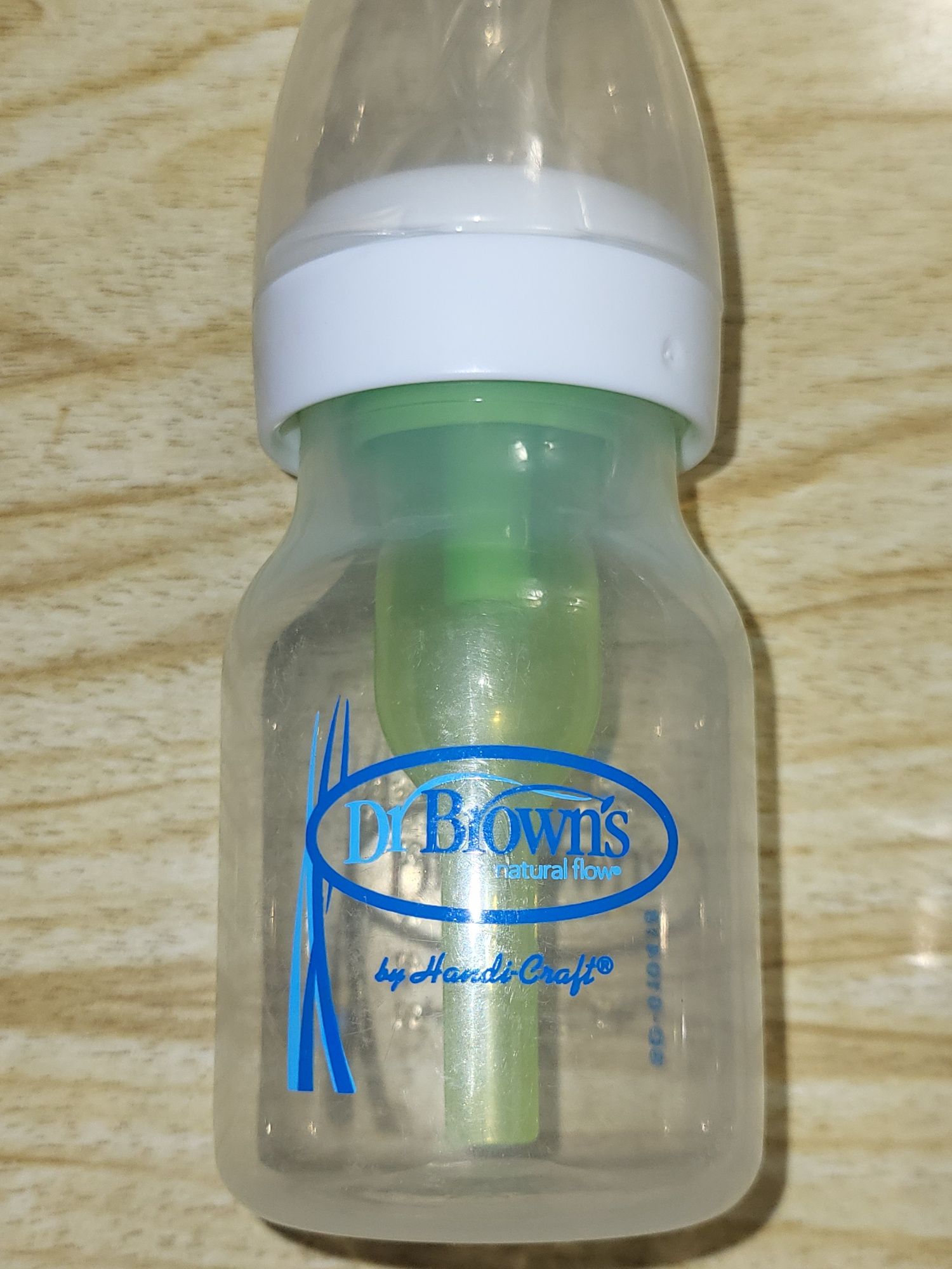 Детская бутылочка антиколиковая  0+ , пустышки новые