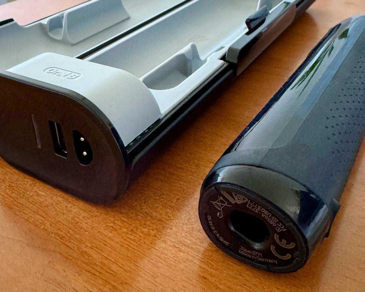 Elektryczna szczoteczka do zębów Oral-B + 2 końcówki + etui podróżne