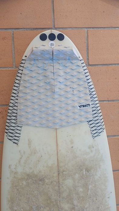 Prancha de surf 5'11 28L