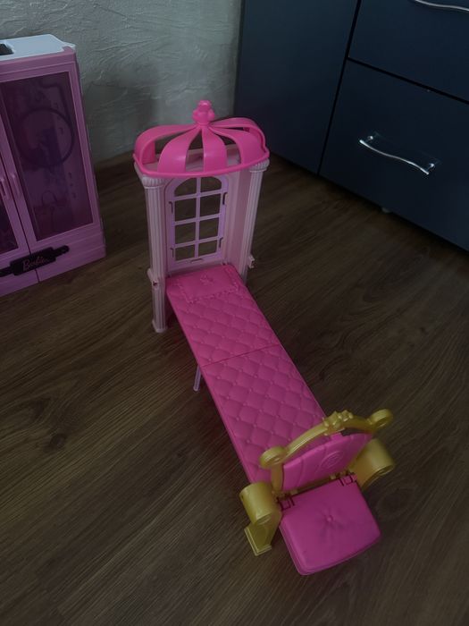 Домік, кровать , трон для кукли Барбі