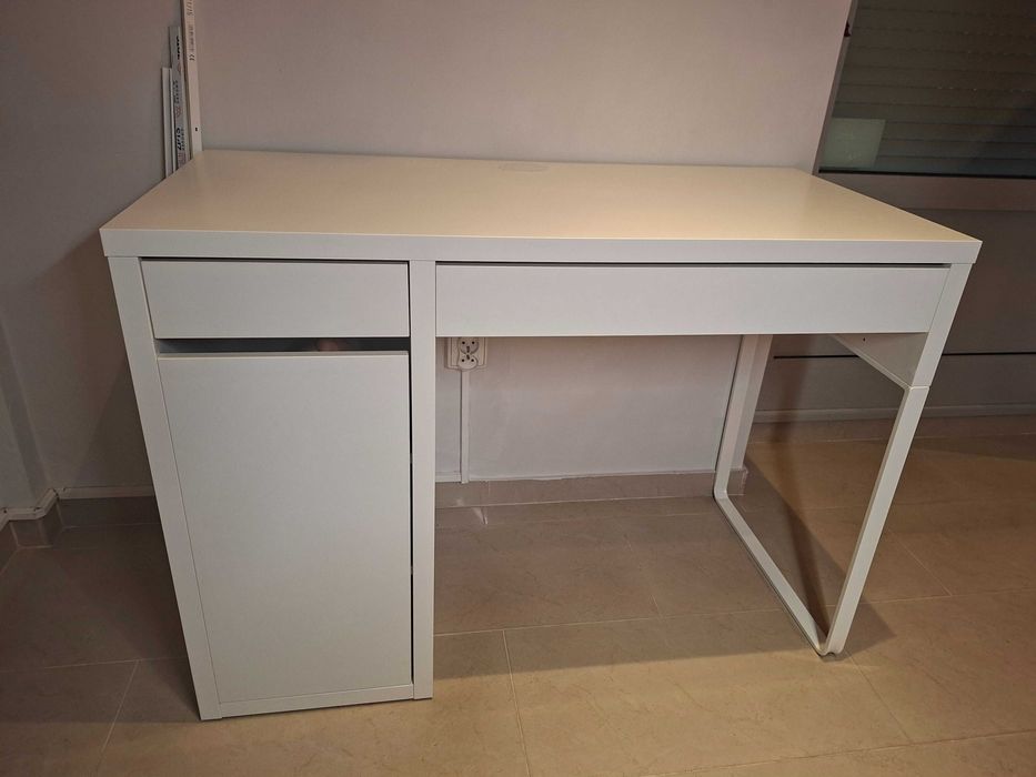 Sprzedam biale biurko "Ikea"