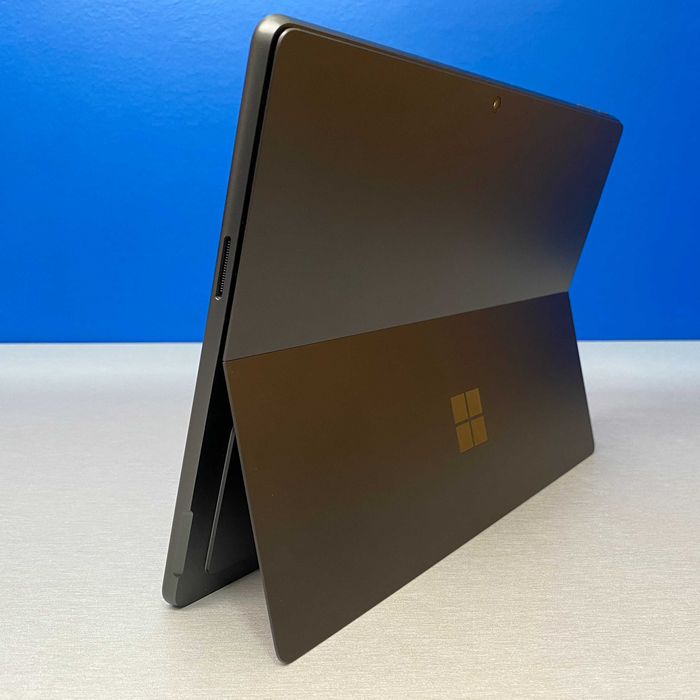 Microsoft Surface Pro 11 - 13" OLED (Snapdragon X Elite/16GB/512GB)