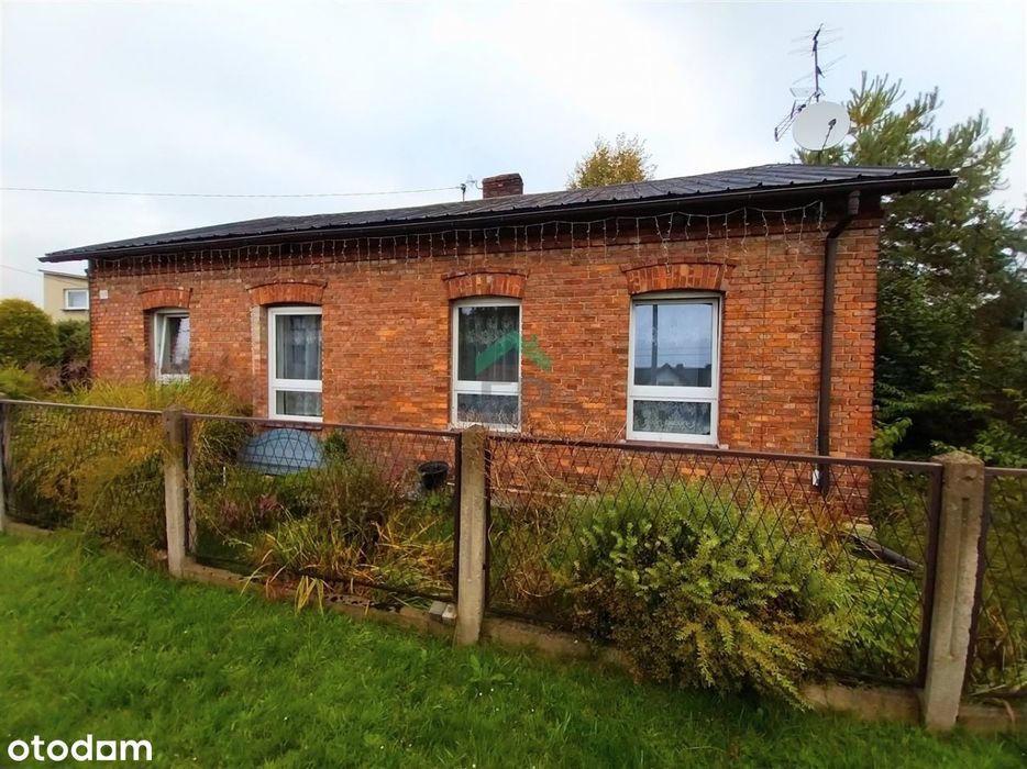 Dom do remontu w miejscowości Starcza.