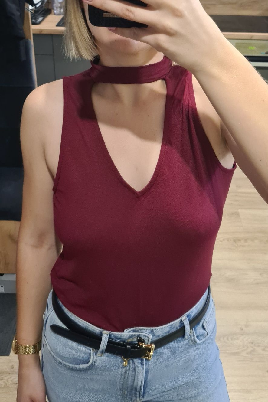 Bordowa burgundowa bluzka z chokerem z dekoltem V Pull&Bear S/ 36