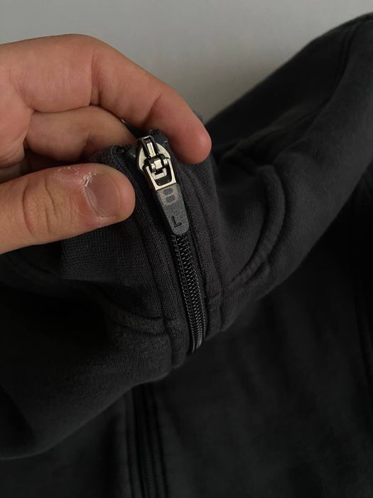 Зипка Lacoste
