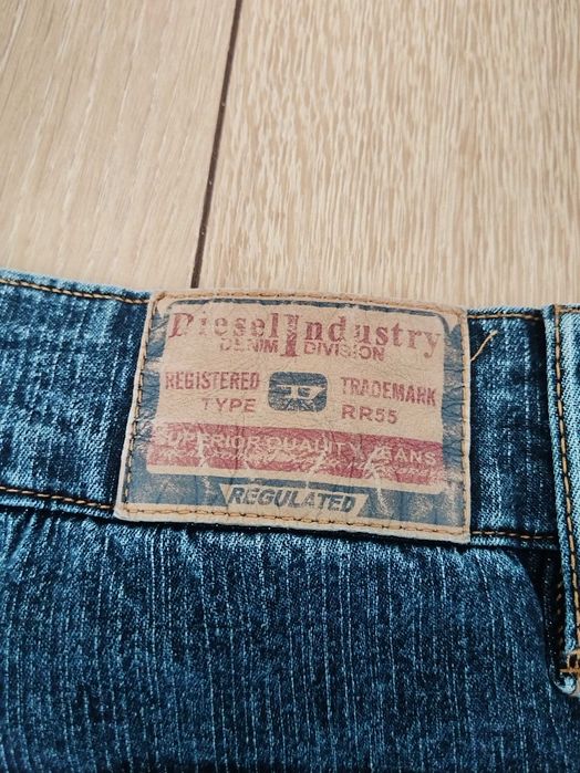 Jeansy flare diesel