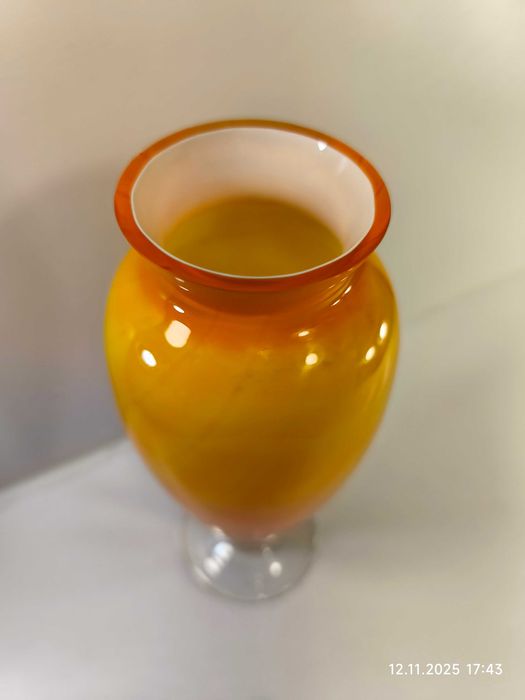 Wazon szklany ognisty huta Staszic Ząbkowice proj L Fiedorowicz