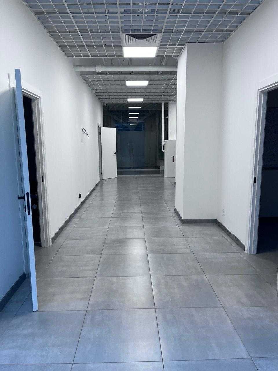 Оренда затишного офісу 260 м2 в БЦ біля ст.м.Оболонь
