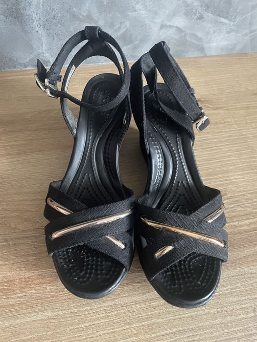 Босоніжки Crocs