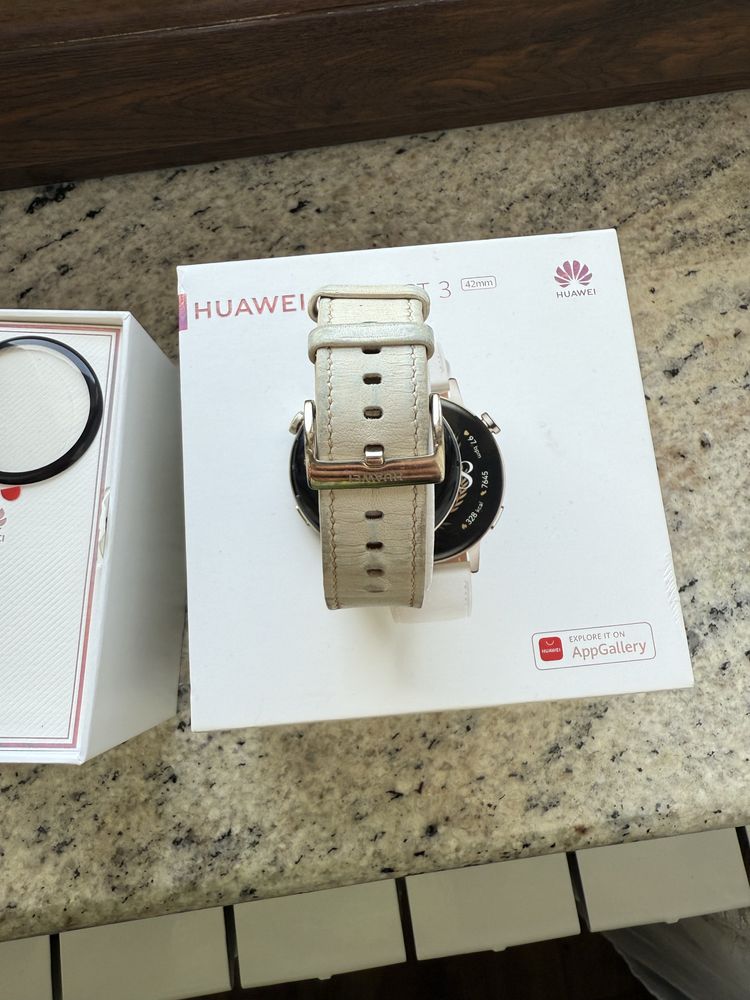 Smartwatch zegarek Huawei  watch gt3 elegant 42 mm zloty