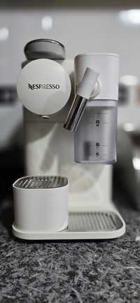 Vendo máquina cafe Delonghi Nespresso Lattissima One