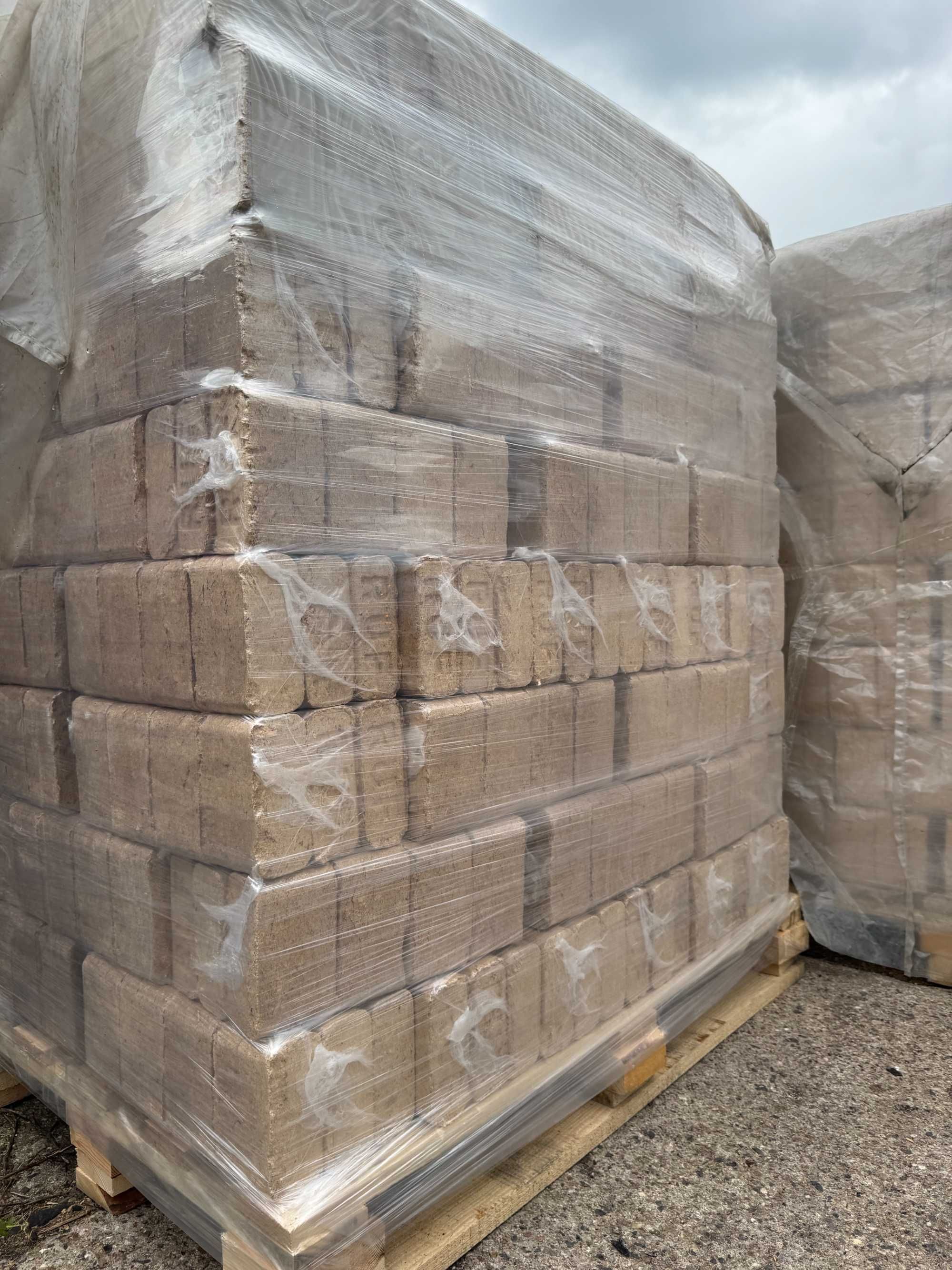 Brykiet drzewny RUF sosna 960kg paleta - BUS WINDA
